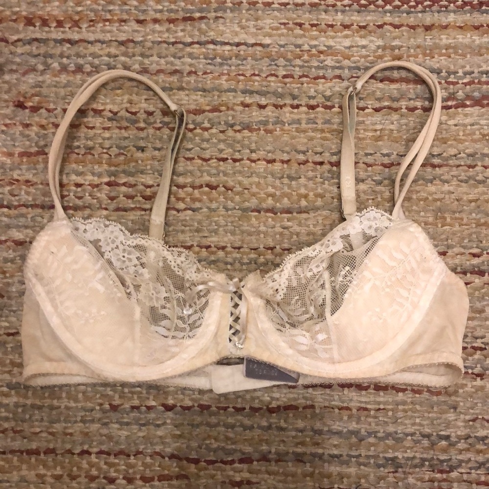 VS lacey bra